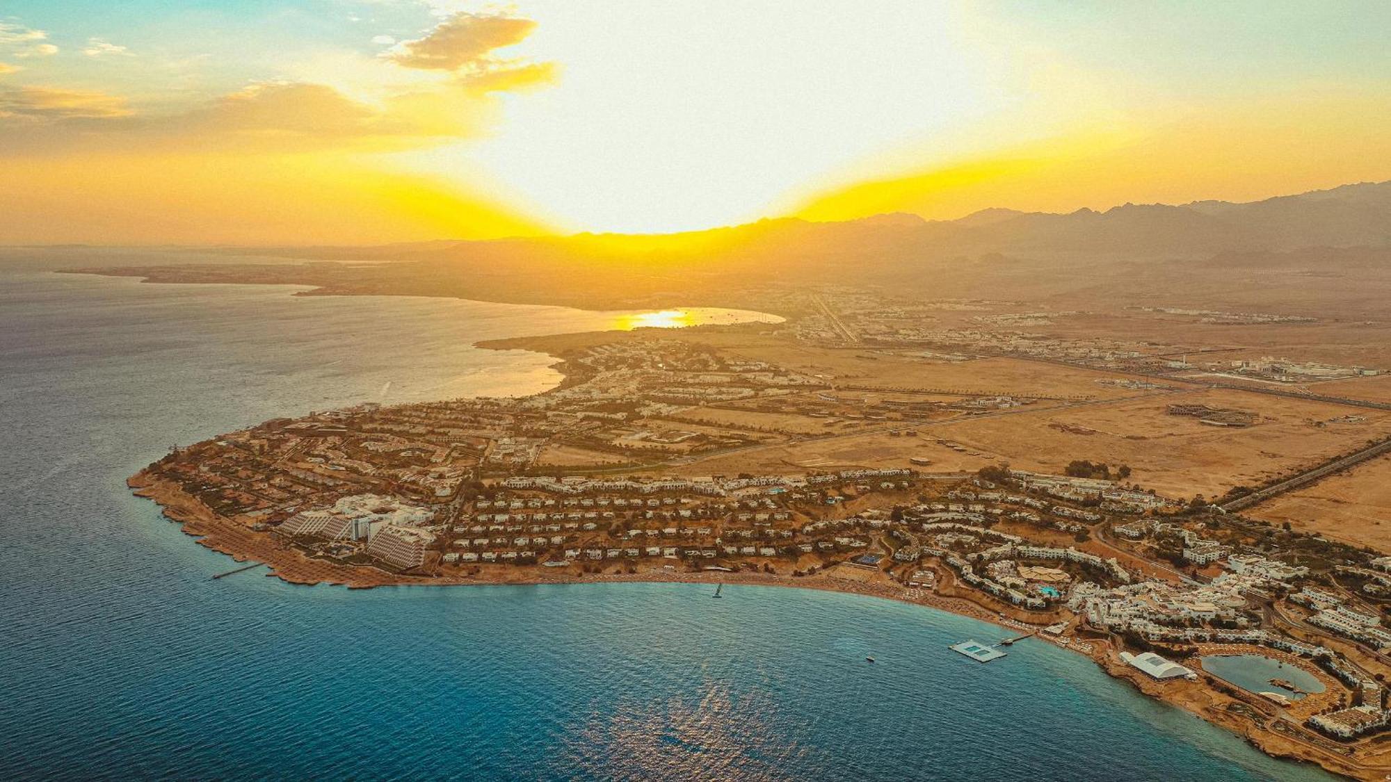 Domina Coral Bay Resort, Diving , Spa & Casino Sharm el-Sheikh Luaran gambar Aerial view of Eilat
