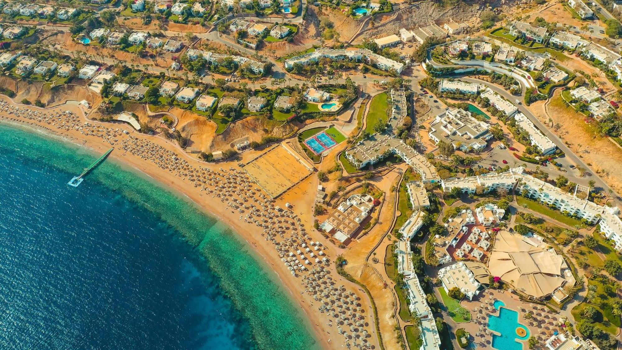 Domina Coral Bay Resort, Diving , Spa & Casino Sharm el-Sheikh Luaran gambar Aerial view of the bay