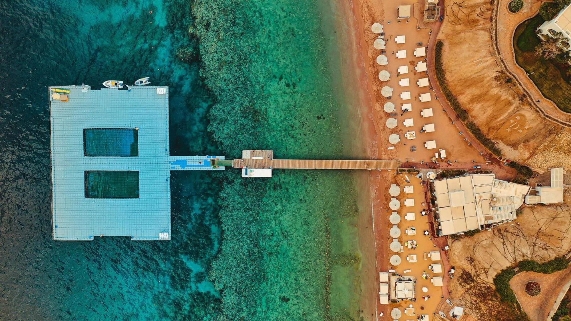 Domina Coral Bay Resort, Diving , Spa & Casino Sharm el-Sheikh Luaran gambar Aerial view of the Red Sea